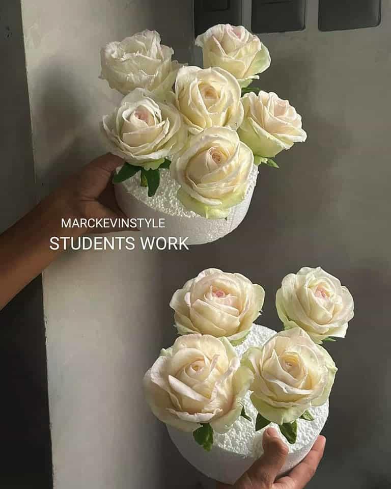 Realistic Sugar Flowers for Wedding Cakes – Beginner’s Class ( July 5 )